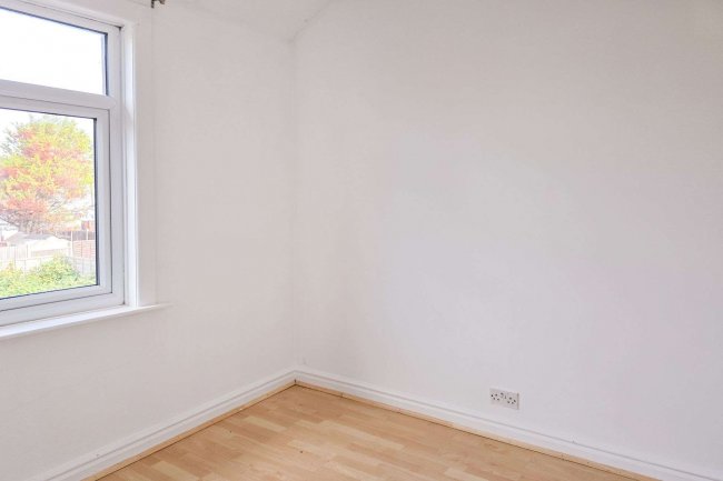 37 Powell Avenue Blackpool    FY4 3HQ 4