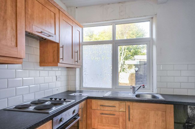 37 Powell Avenue Blackpool    FY4 3HQ 4