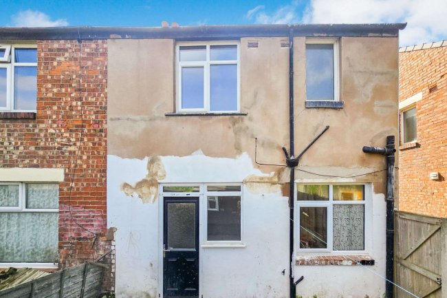 37 Powell Avenue Blackpool    FY4 3HQ 4