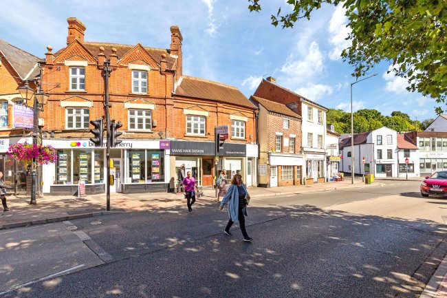 1-3 Market Square, Chesham, HP5 1HG 1