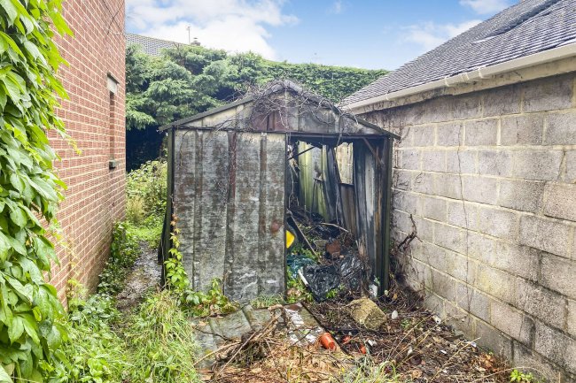 18 Bloswood Lane, Whitchurch, Hants, RG28 7BJ 4