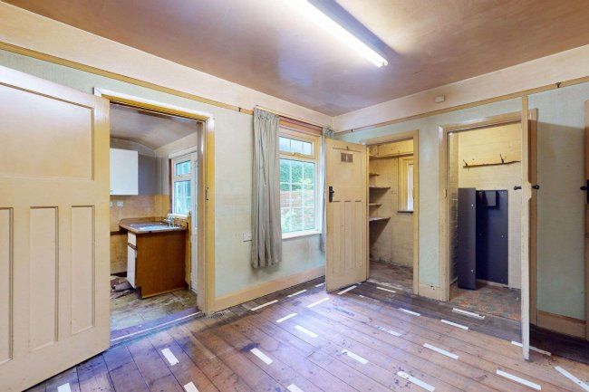 18 Bloswood Lane, Whitchurch, Hants, RG28 7BJ 4