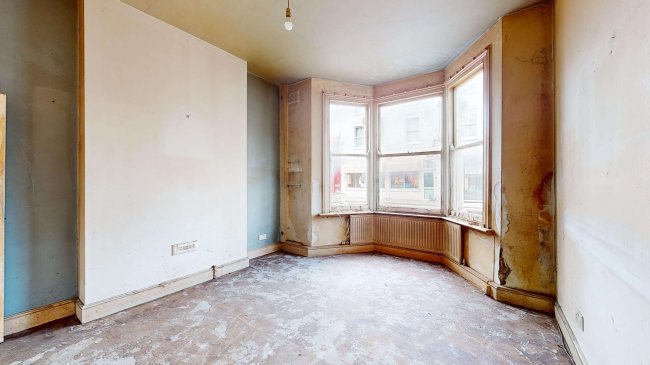 Flat A, 97 Dawes Road, London, SW6 7DU 6