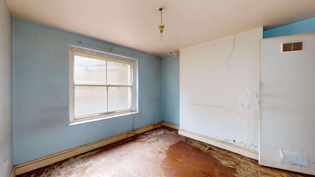 Flat A, 97 Dawes Road, London, SW6 7DU 6