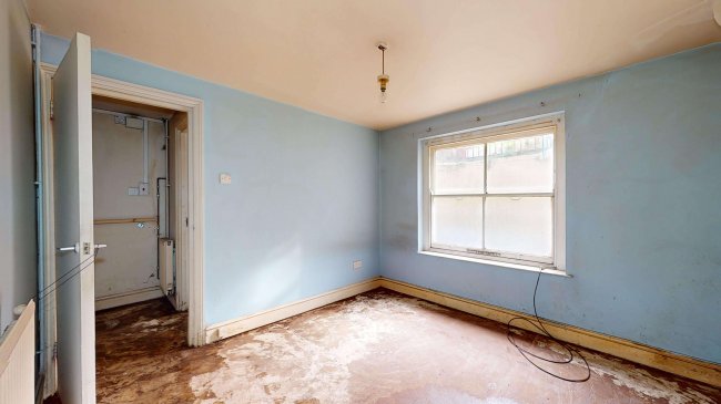 Flat A, 97 Dawes Road, London, SW6 7DU 6