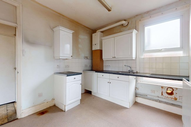 Flat B, 60 Elbe Street, London, SW6 2QP 10