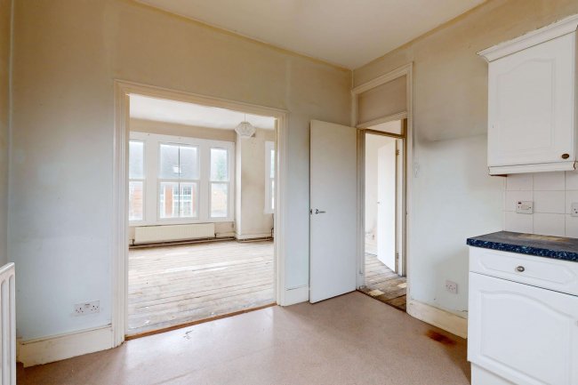 Flat B, 60 Elbe Street, London, SW6 2QP 10