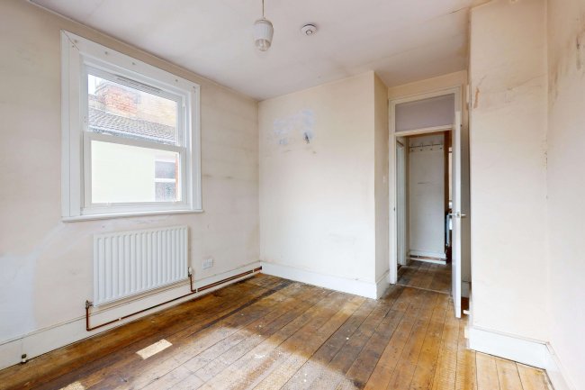 Flat B, 60 Elbe Street, London, SW6 2QP 10