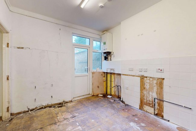 Flat A, 5 Claxton Grove, London, W6 8HD 2