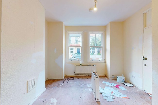 Flat A, 5 Claxton Grove, London, W6 8HD 2