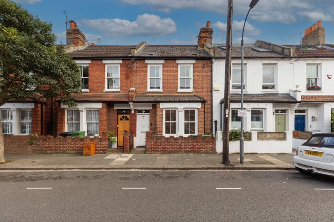 Flat A, 5 Claxton Grove, London, W6 8HD 2