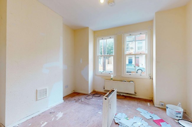 Flat A, 5 Claxton Grove, London, W6 8HD 2