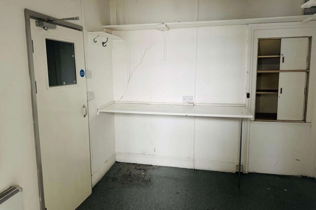 218 Hessle Road, Hull, East Riding of Yorkshire, HU3 3BG 8