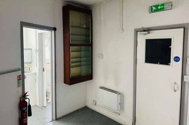 218 Hessle Road, Hull, East Riding of Yorkshire, HU3 3BG 8