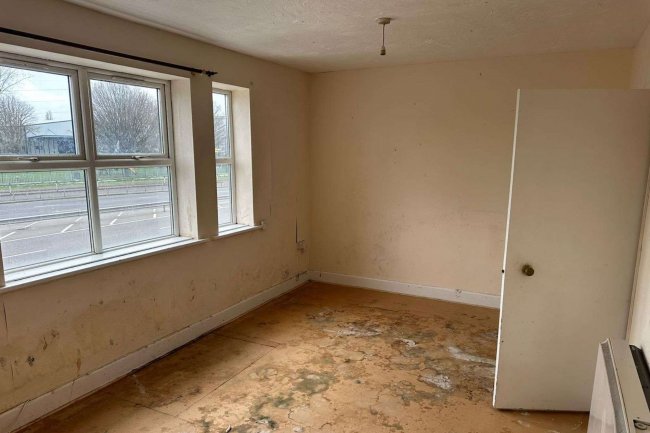 447A Millbrook Road West, Southampton, Hampshire, SO15 0HX 5