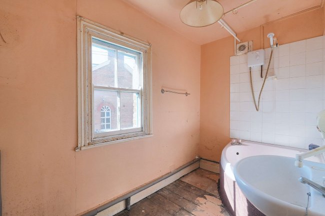 31 Lorne Street, Chester, CH1 4AE 8