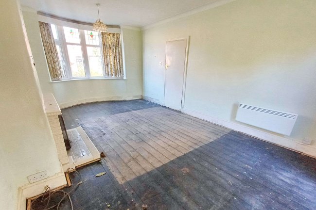 13 Dunmore Road, Gatley, Cheadle SK8 4AH 2