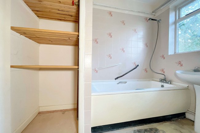 Glendale, Underway, Combe St Nicholas, Chard, TA20 3NS 3