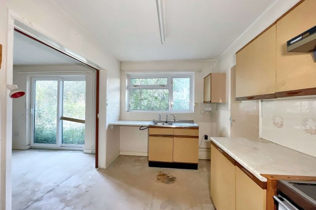 Glendale, Underway, Combe St Nicholas, Chard, TA20 3NS 3