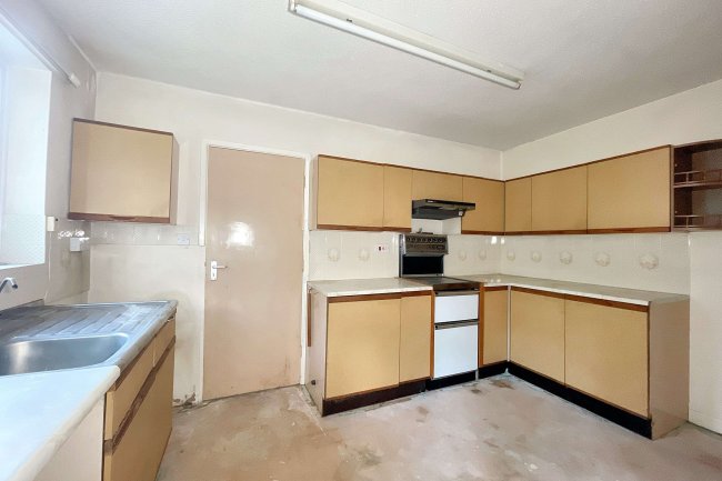 Glendale, Underway, Combe St Nicholas, Chard, TA20 3NS 3