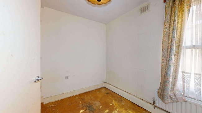 33 Midmoor Road, Balham, London, SW12 0EW 2