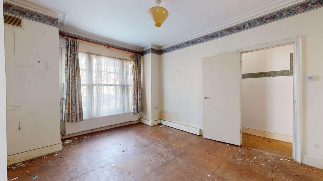 33 Midmoor Road, Balham, London, SW12 0EW 2