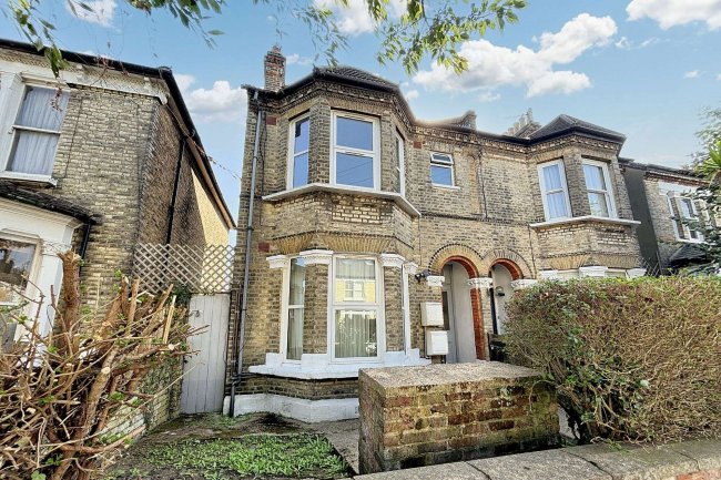 52b Sistova Road, Balham, London SW12 9QS 2