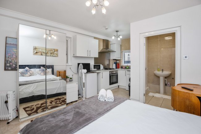 148-150 Commercial Road, London, E1 1NL 1