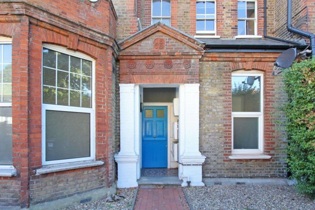 Flat D, 11 Thornton Avenue, Lambeth, London, SW2 4HL 5