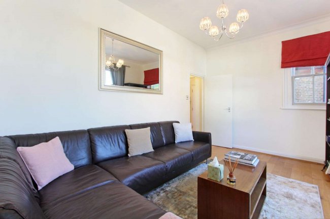 Flat D, 11 Thornton Avenue, Lambeth, London, SW2 4HL 5