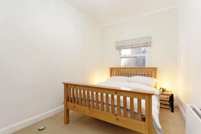Flat D, 11 Thornton Avenue, Lambeth, London, SW2 4HL 5