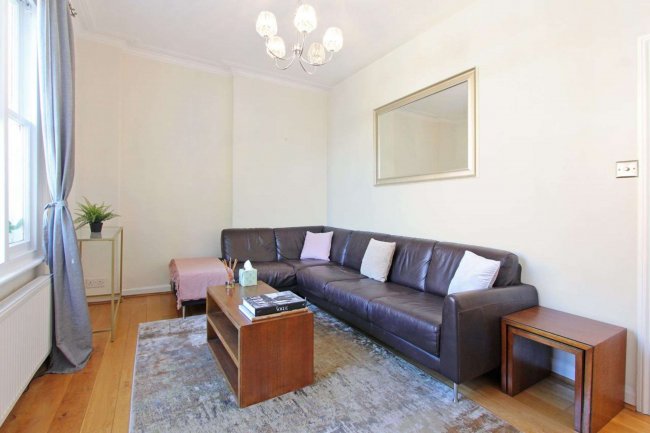 Flat D, 11 Thornton Avenue, Lambeth, London, SW2 4HL 5
