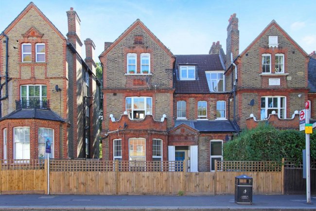 Flat D, 11 Thornton Avenue, Lambeth, London, SW2 4HL 5