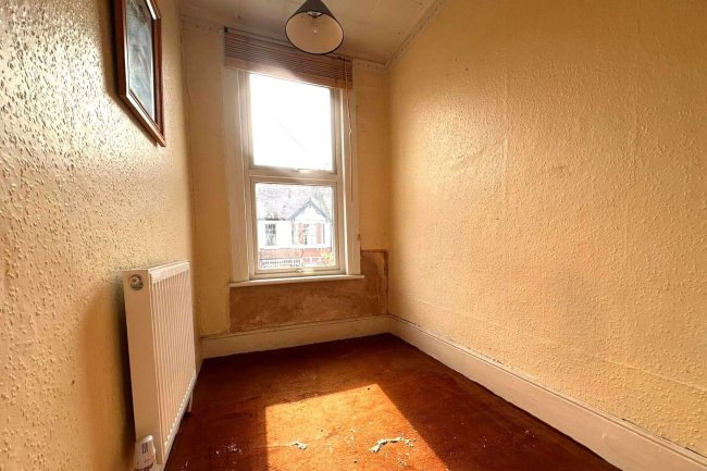 53 Links Road, Tooting, London, SW17 9EE 3