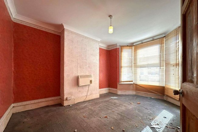 53 Links Road, Tooting, London, SW17 9EE 3