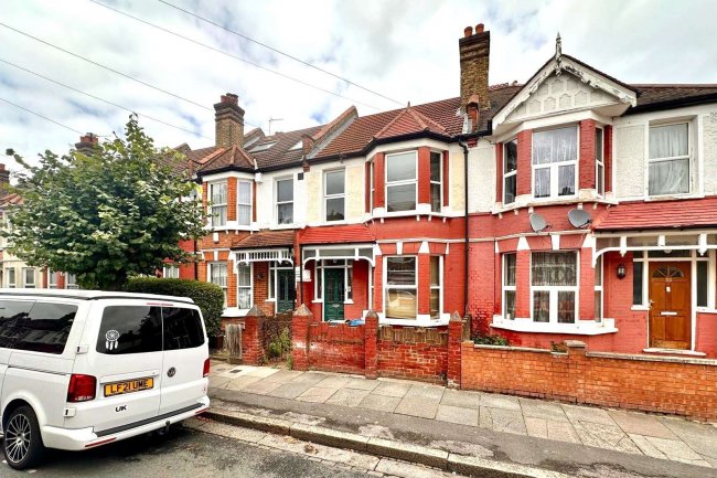 53 Links Road, Tooting, London, SW17 9EE 3