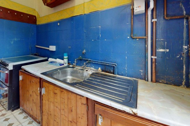 53 Links Road, Tooting, London, SW17 9EE 3