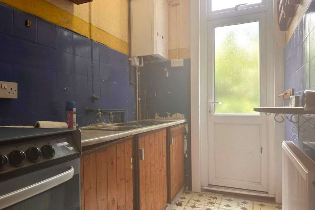 53 Links Road, Tooting, London, SW17 9EE 3