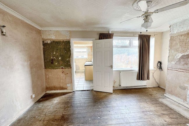 43 Morven Street, Creswell, Worksop, Derbyshire S80 4AJ 9