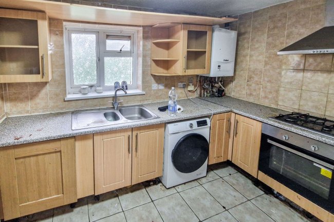 83 Horton Road, Brighton, East Sussex, BN1 7EG 4