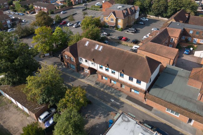 29 Summers Road, Burnham, SL1 7EP 8