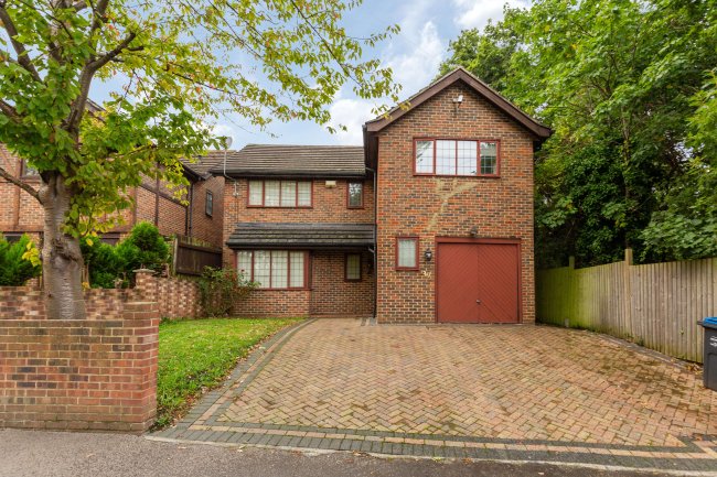 39 Hermitage Road, Crystal Palace, London, SE19 3QW 2