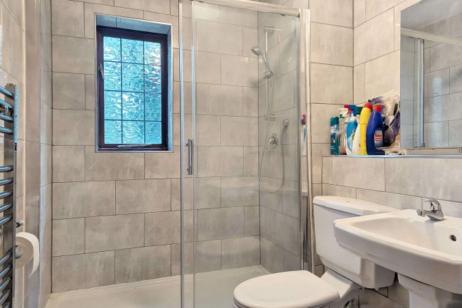 39 Hermitage Road, Crystal Palace, London, SE19 3QW 2