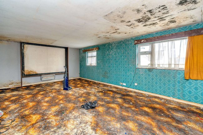 Freehold Building rear of 40 Ash Road, Aldershot, GU12 4EZ 5