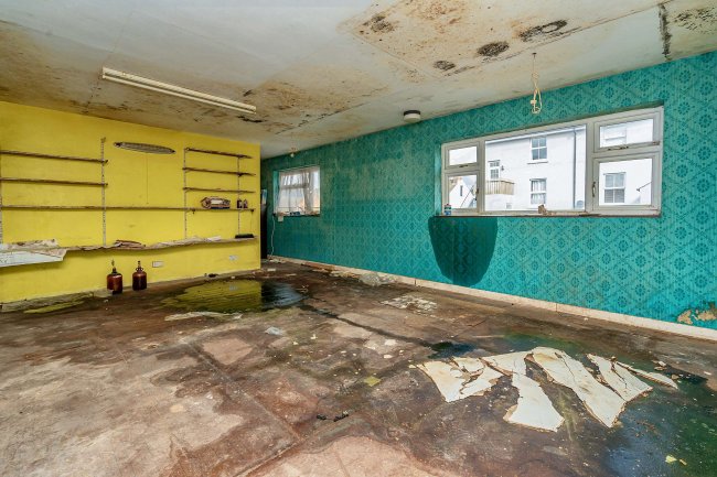 Freehold Building rear of 40 Ash Road, Aldershot, GU12 4EZ 5