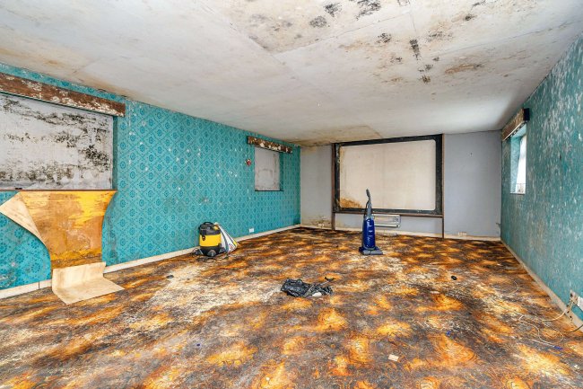 Freehold Building rear of 40 Ash Road, Aldershot, GU12 4EZ 5