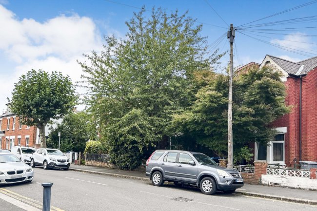 5 Deacon Road, Willesden, London, NW2 5NP 2