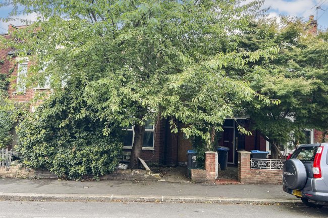 5 Deacon Road, Willesden, London, NW2 5NP 2