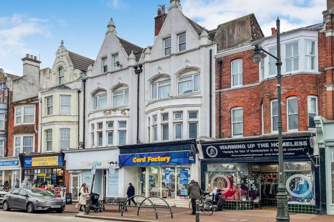 50 Devonshire Road, Bexhill-on-Sea, East Sussex, TN40 1AX 1