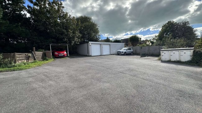 Alexandra Parade & Iden Court, Hastings, East Sussex, TN34 2PQ 9